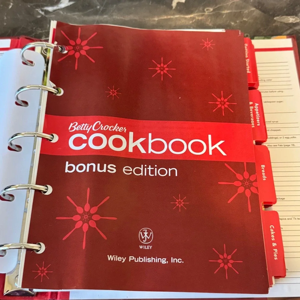 Betty Crocker Cookbook Bonus Edition 2006 Ring Binder The Big Red Cookbook Wiley